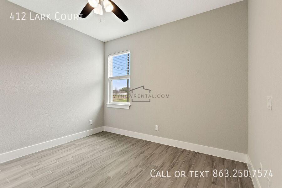 Building Photo - 412 Lark Ct