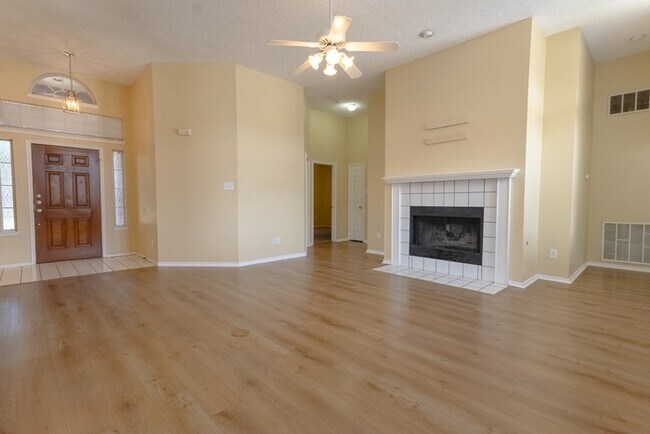 Building Photo - 7414 Westhaven Dr