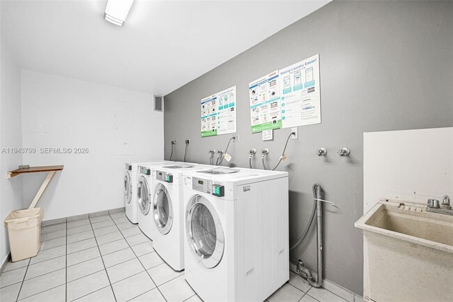 Building Photo - 7135 Collins Ave