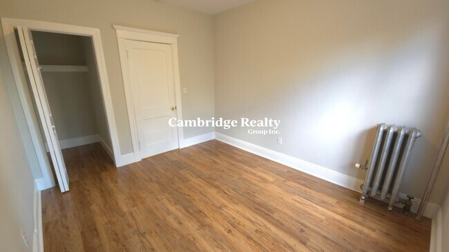 Building Photo - 33 Highgate St