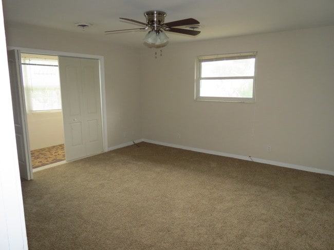 Building Photo - 122 Magnolia Dr