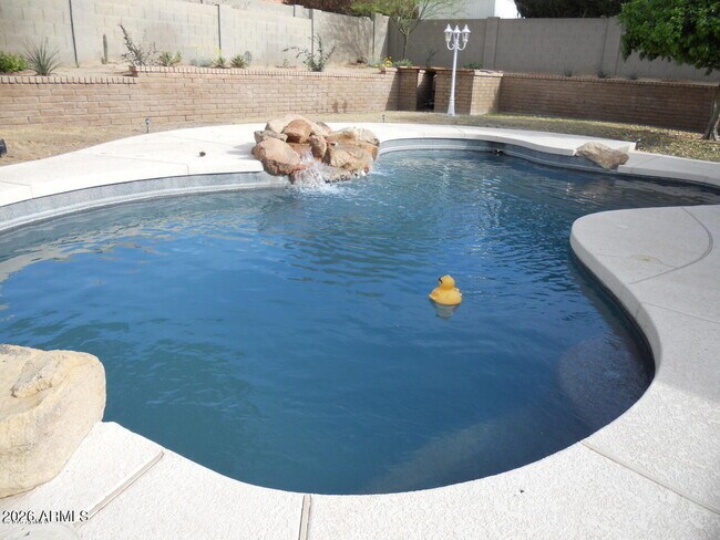 Building Photo - 15821 N 9th Pl