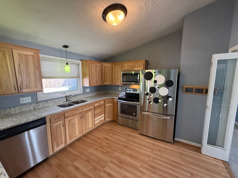 Building Photo - 7215 Shady Ln