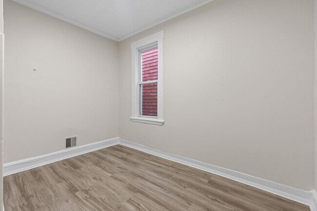 Building Photo - 292 Claremont Ave