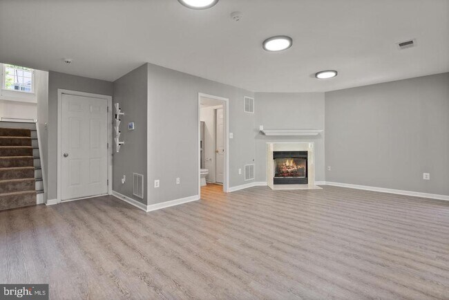 Building Photo - 6708 Ordsall St