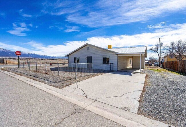 Building Photo - 3249 White Ave