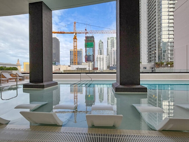 Building Photo - 225 N Miami Ave