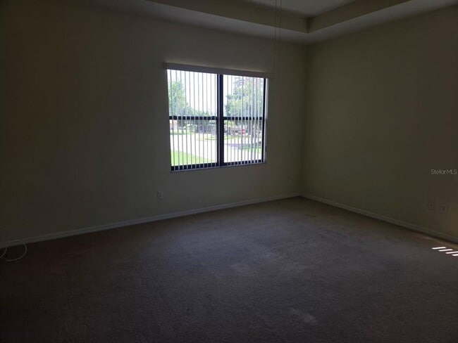 Building Photo - 1250 Clove Dr