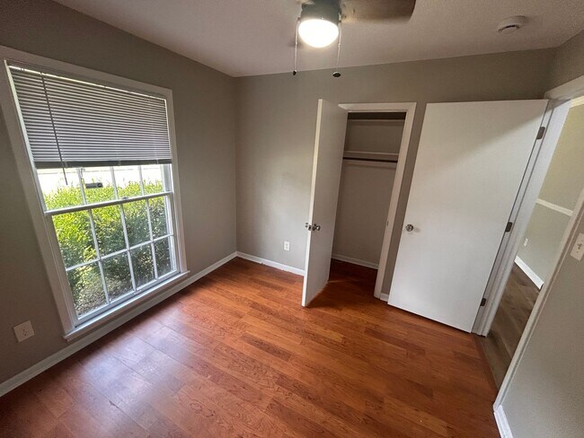 Building Photo - 3303 Alyci Dr