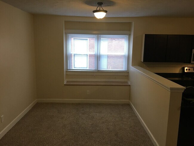 Building Photo - 1445