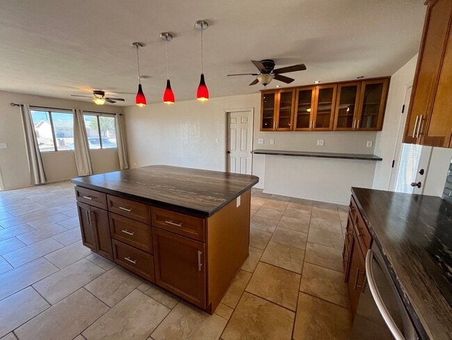 Building Photo - 3 Bedroom - 2 Bath Home
