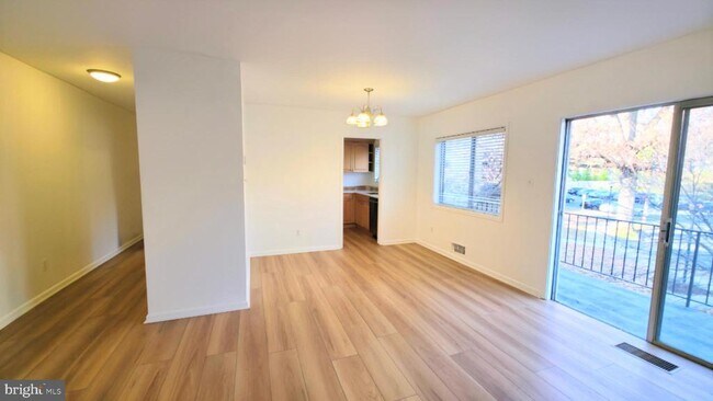 Building Photo - 10636 Montrose Ave