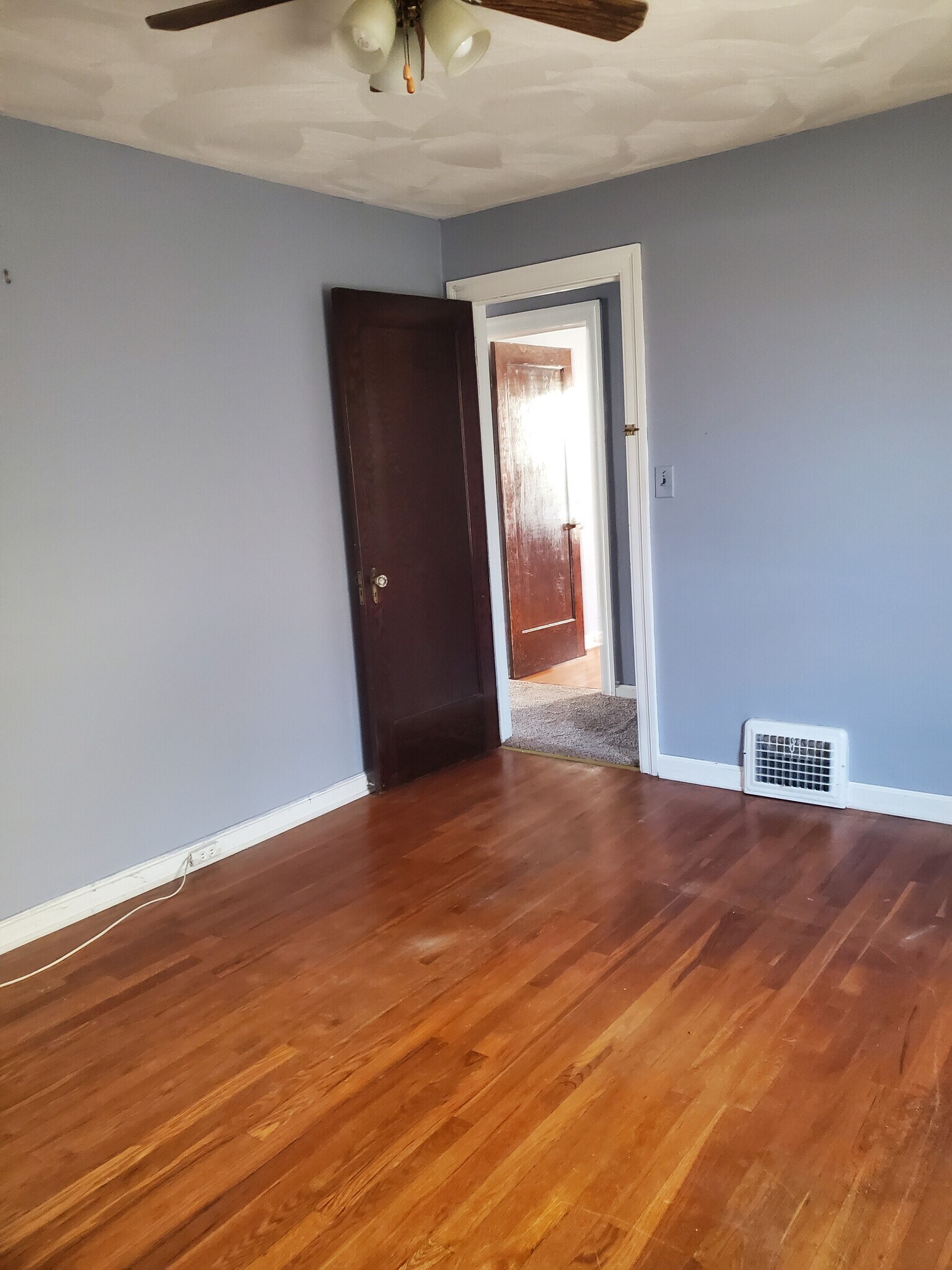 Building Photo - 12 S Willis Ave