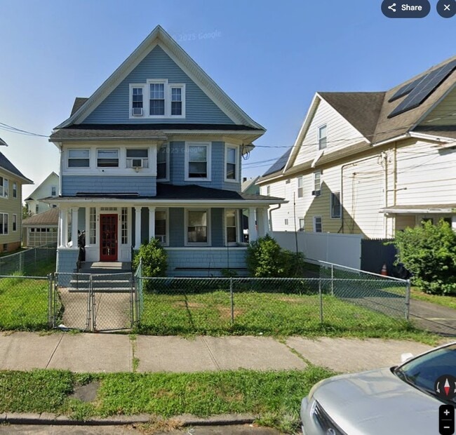 Building Photo - 76 Rose St