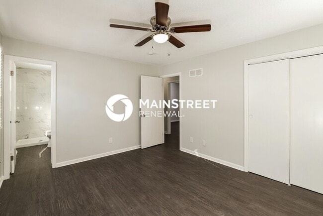 Building Photo - 3 Bedroom Pet-Friendly Home in KANSAS CITY, MO with Main Street Renewal