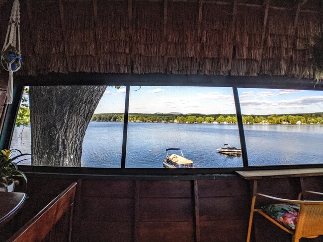 Building Photo - 885 Laconia Rd