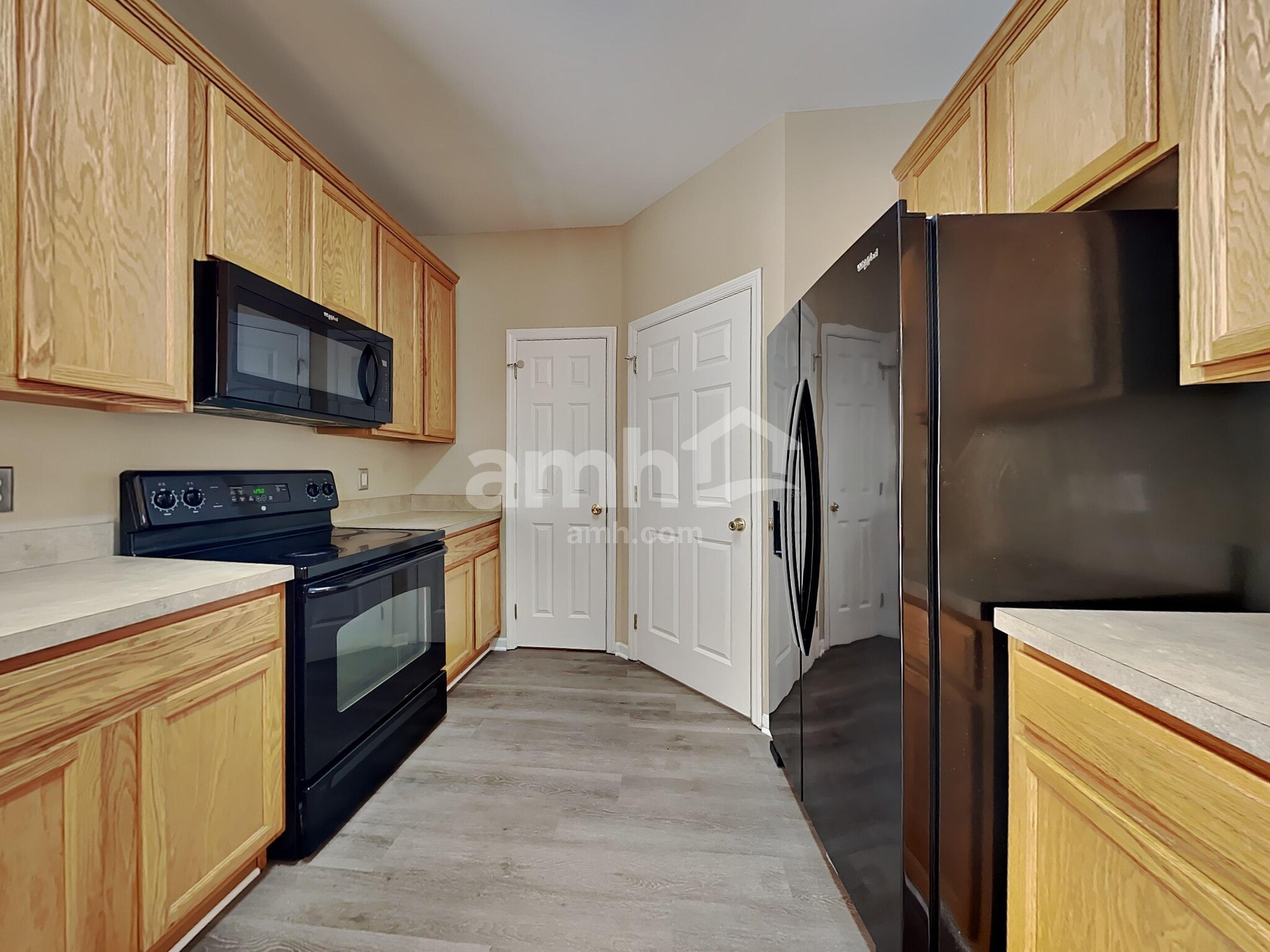 Building Photo - 250 Westbrooke Rd