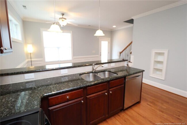 Building Photo - 5013 Sunny Creek Ln