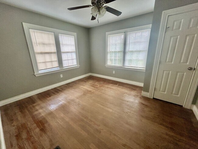Building Photo - 3 bed 1 bath close to Texas Tech