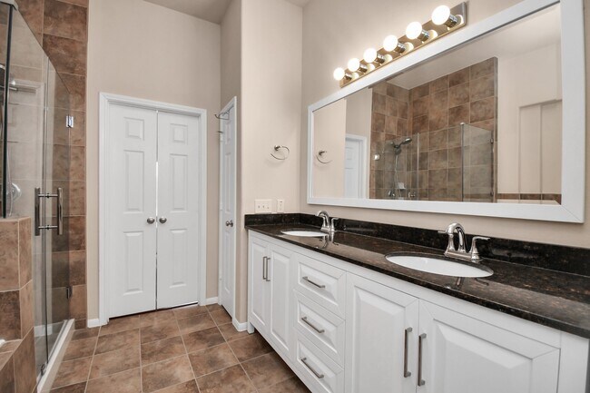 Building Photo - 2202 Waterford Park St