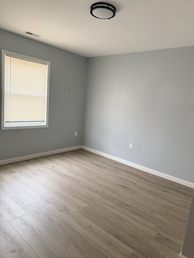 Building Photo - 23812 Columbus Ave