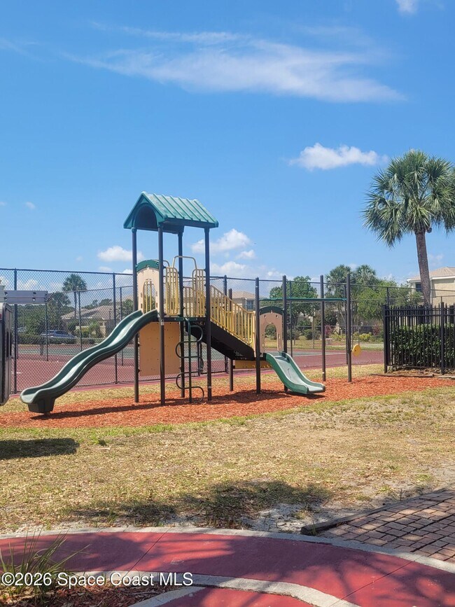 Building Photo - 1460 Sheafe Ave NE