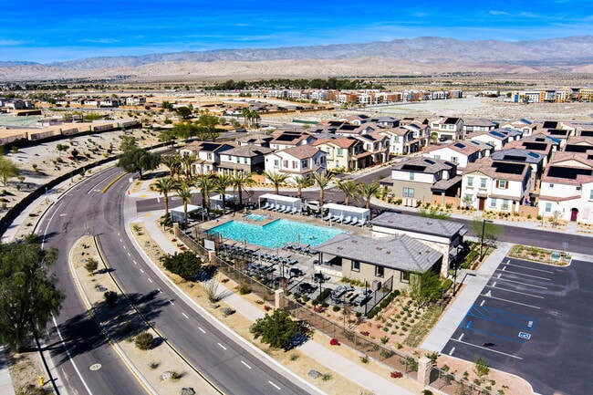 Building Photo - 76305 Columbia Dr