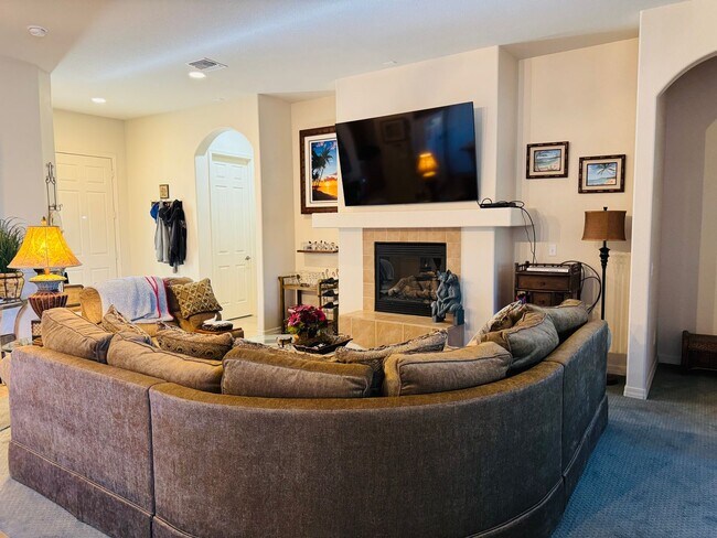 Building Photo - Golf Course Vacation Rental in Laughlin Ra...