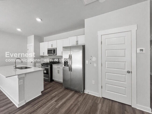 Building Photo - 2284 Robert Gwynne Dr