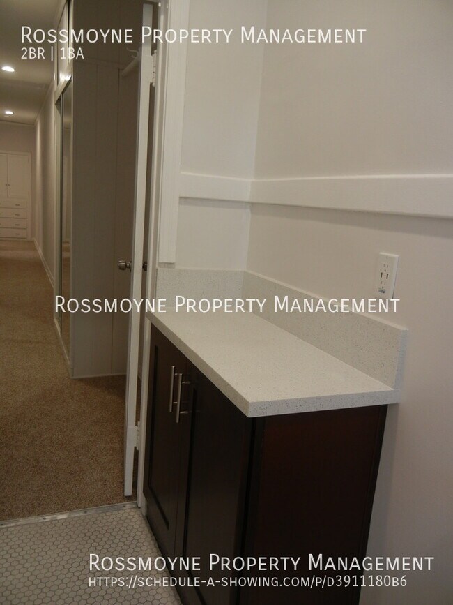 Building Photo - 516 E Palmer Ave