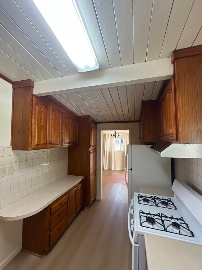 Building Photo - 8039 Cantaloupe Ave