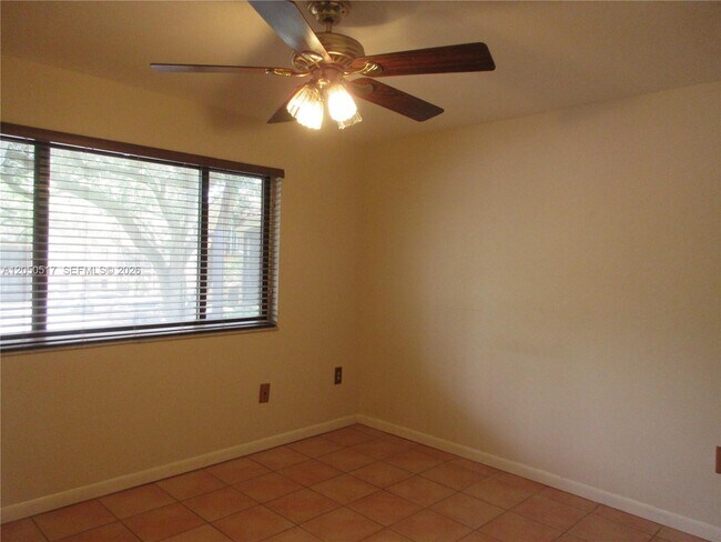 Building Photo - 15545 Miami Lakeway N