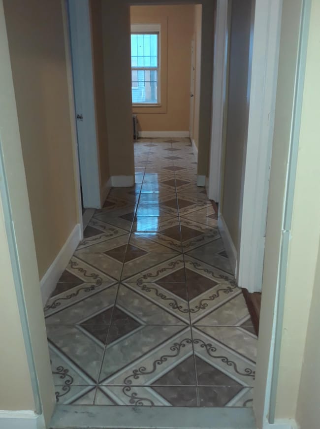 Building Photo - 90 N Park St