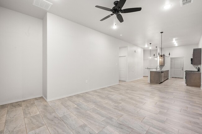 Building Photo - 1122 N 7th St