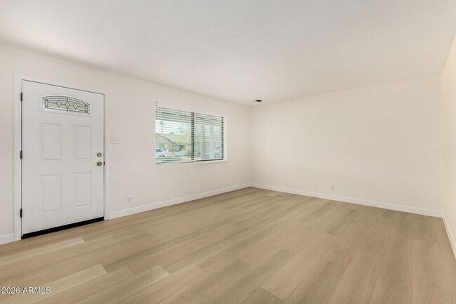 Building Photo - 220 E McKinley St