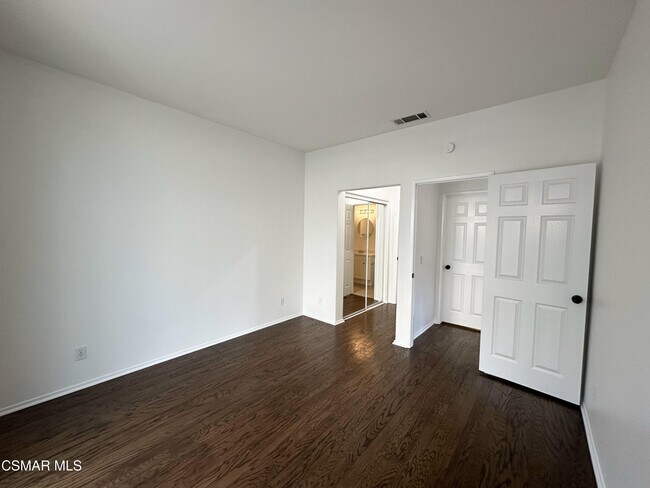 Building Photo - 495 Novara Way