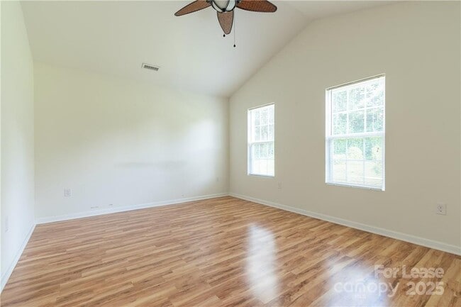 Building Photo - 108 Lookout Point Pl