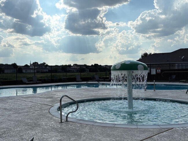Building Photo - GREAT Home in NWISD with Amenities!