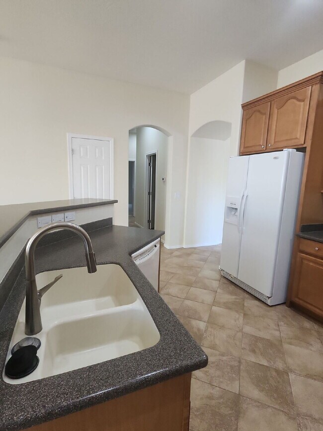 Building Photo - "Charming 3-Bed with 2 Full Baths and 2,162 Sq Ft of Comfort in Vistancia Village Peoria, AZ!"
