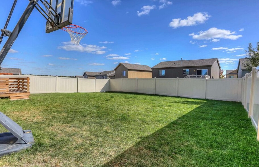 Building Photo - 9135 Hanover St