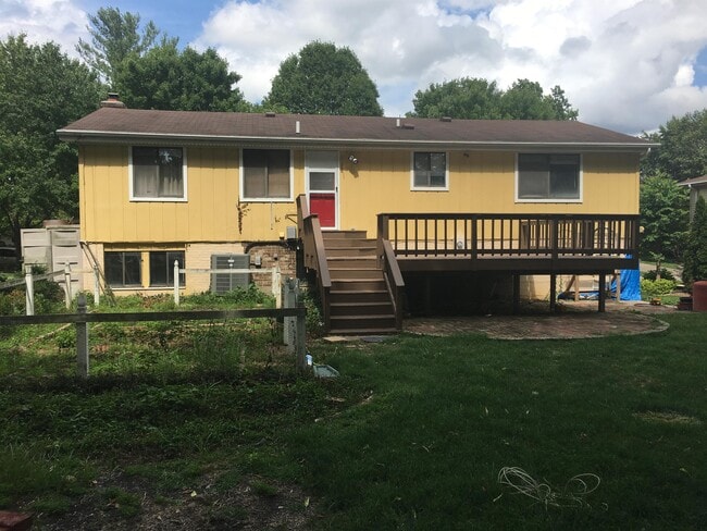 Building Photo - 302 Fairmeade Rd