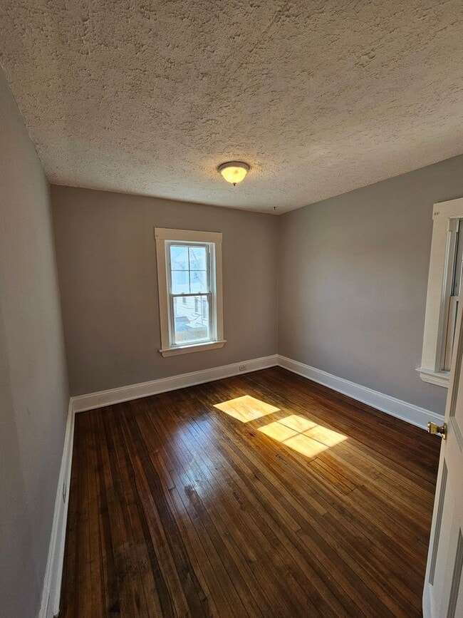 Building Photo - Wakefield7010-7014