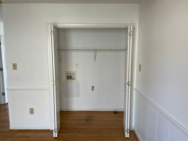 Building Photo - SE133