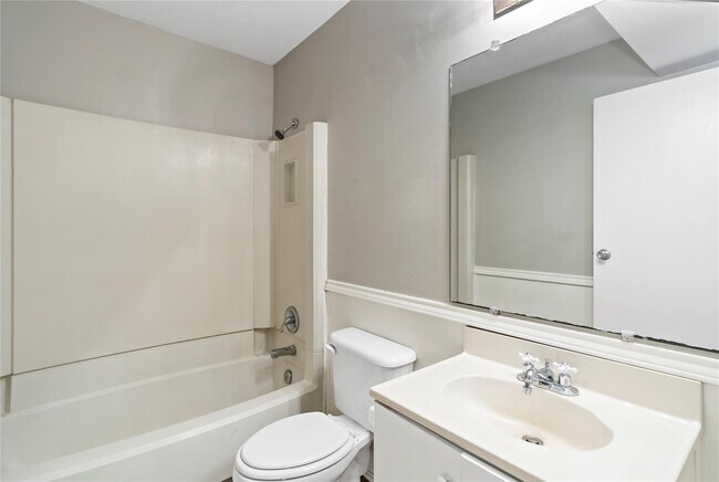 Building Photo - 14410 Louetta Rd