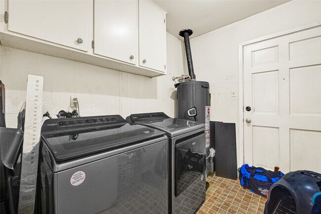 Building Photo - 1109 Frances Dr