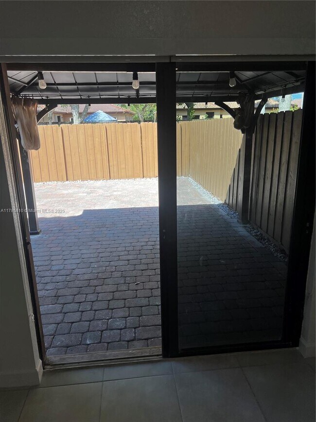 Building Photo - 152 SE 37th Ter