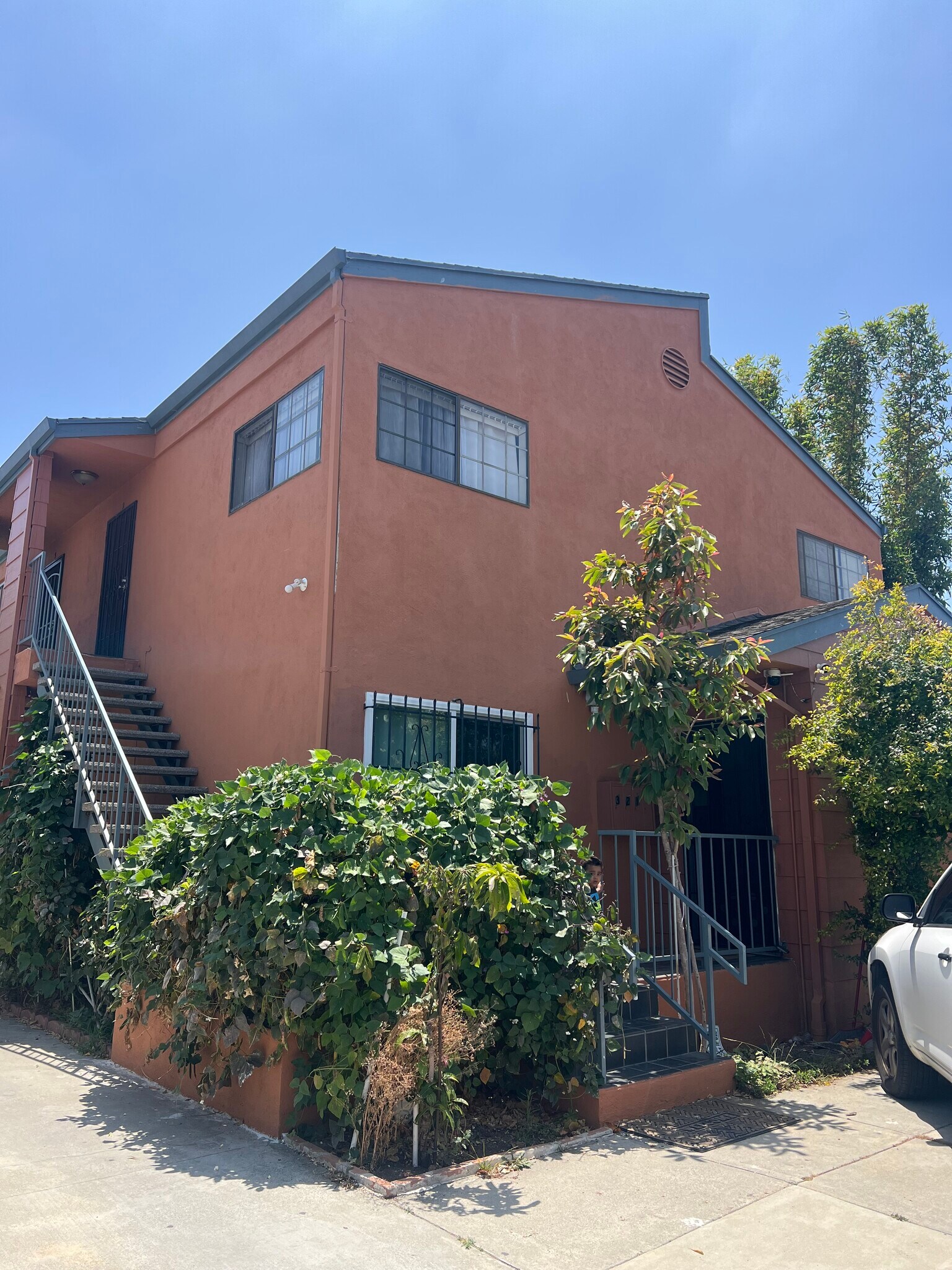 Building Photo - 1832 S Curson Ave