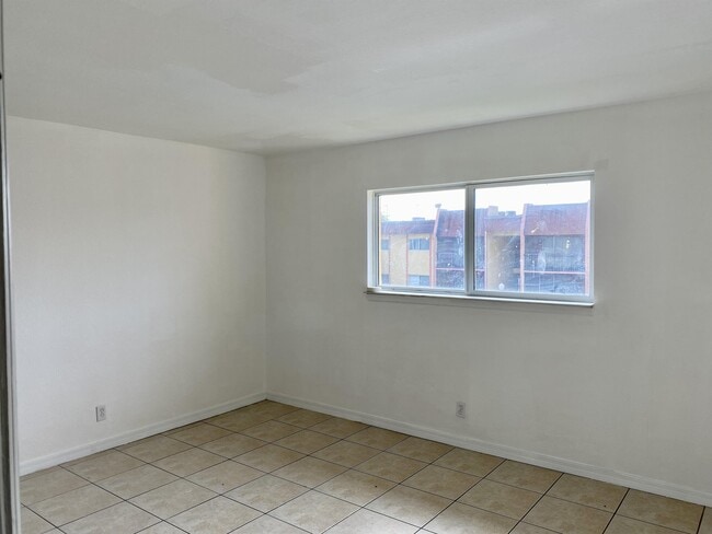 Building Photo - 2914 NW 55th Ave