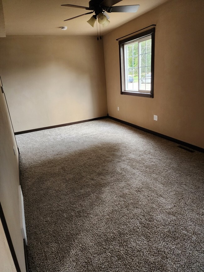 Building Photo - 108 Welch St