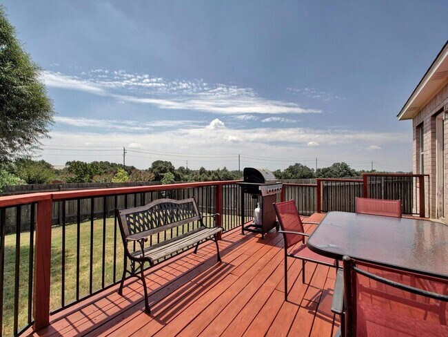 Building Photo - 15104 Fernhill Dr